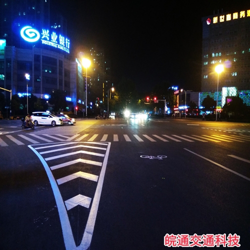 滁州清流西路與豐樂(lè)大道交口標(biāo)線施工