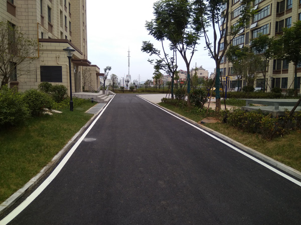 银兴公馆小区道路标线施工