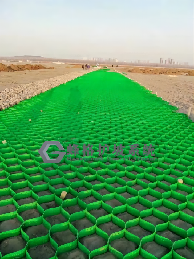 蜂巢格室组为什么制造宽度要小于3m