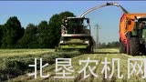 克拉斯Jaguar青贮机配捡拾台作业