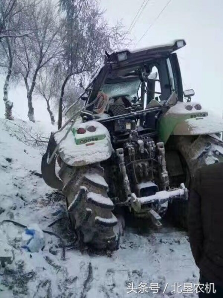 黑龙江一场冰雪毁了多台上百万的农机设备