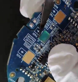 UV可剝膠在PCB生產(chǎn)中如何保護(hù)其他部件？