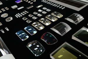 UV可剝膠在光學(xué)鏡片加工中的臨時(shí)保護(hù)應(yīng)用