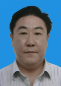 主  任
