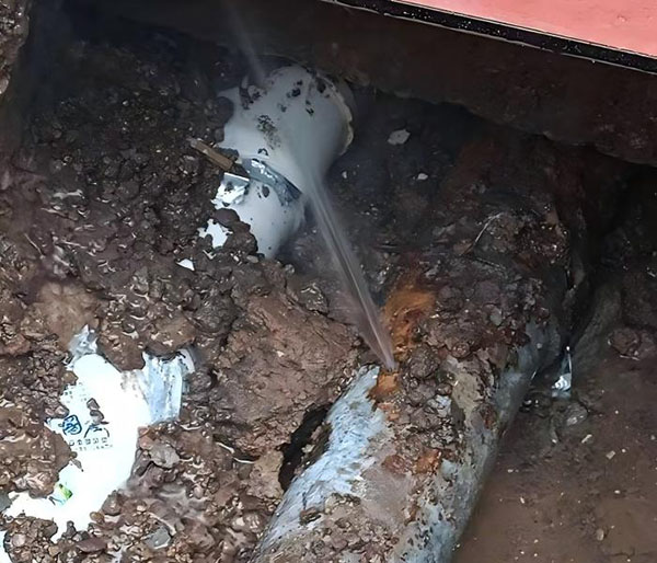 哪些情况下管道漏水检测的频率需要更高