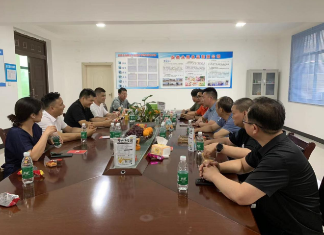 张友吉会长一行走访商会阜阳联络处 并出席副会长单位“零食漫漫”阜阳仓储中心开仓仪式