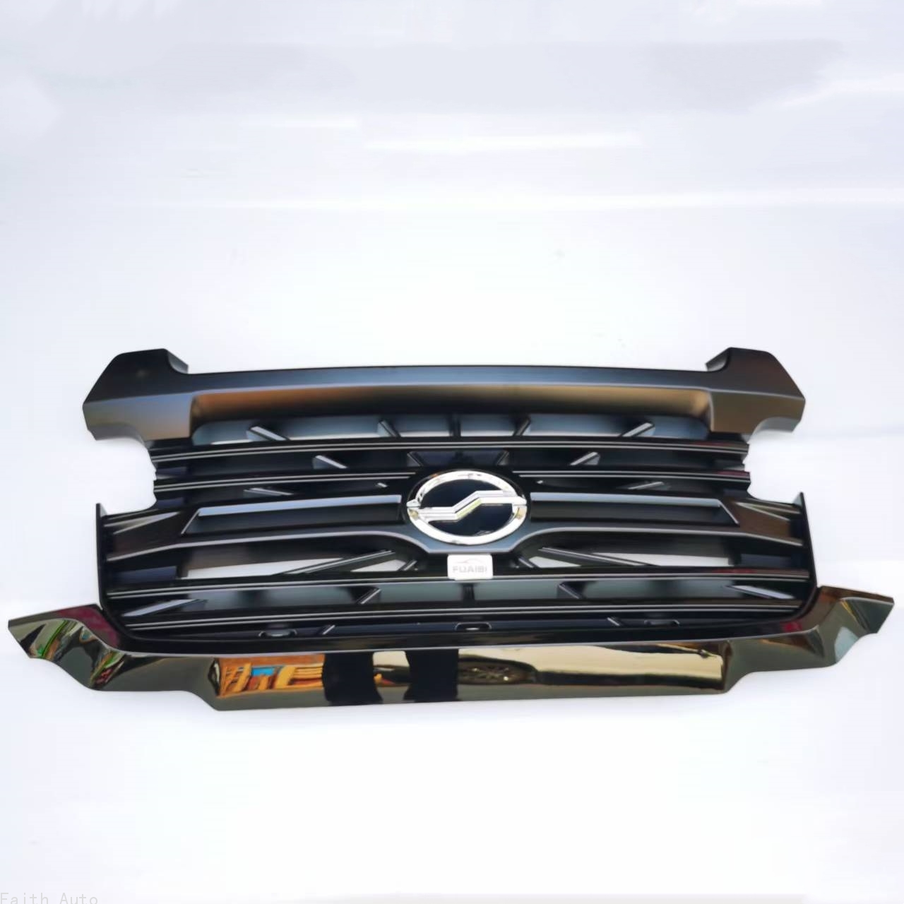 GRILLE SILVER LOGO G8401010-0906