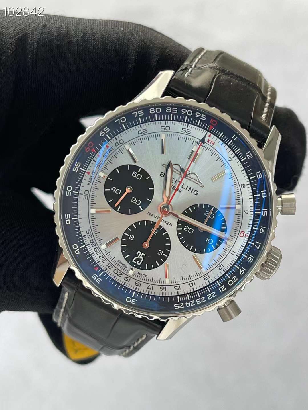 百年灵 航空计时1系列AB0138241C1P1 43毫米，冰蓝色表盘