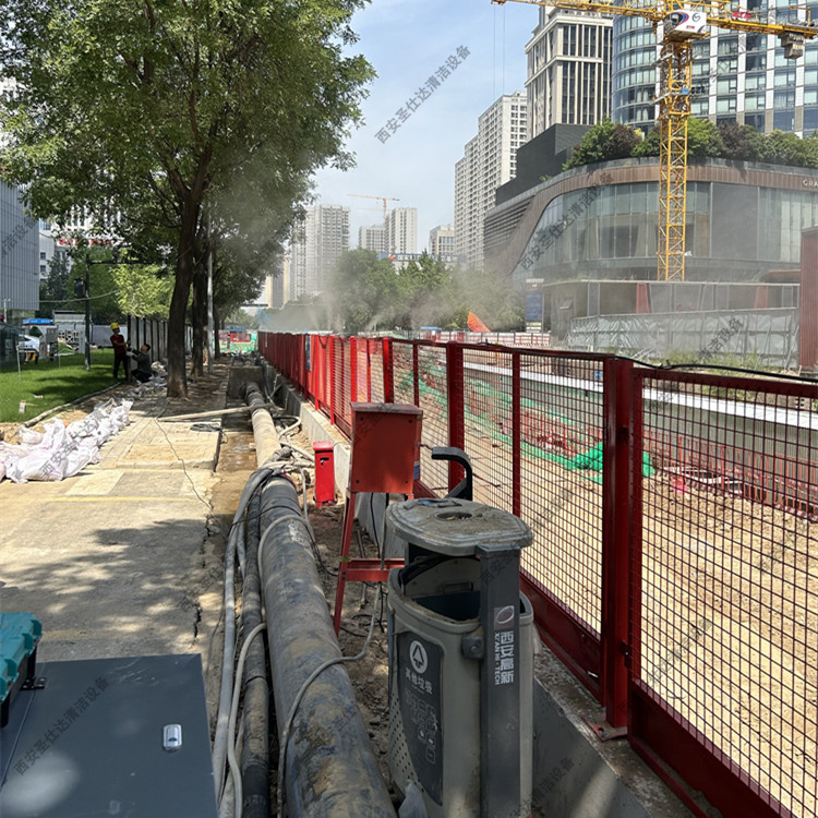 20241021104702_68666.jpg 建筑工地围挡喷淋降尘系统02.jpg