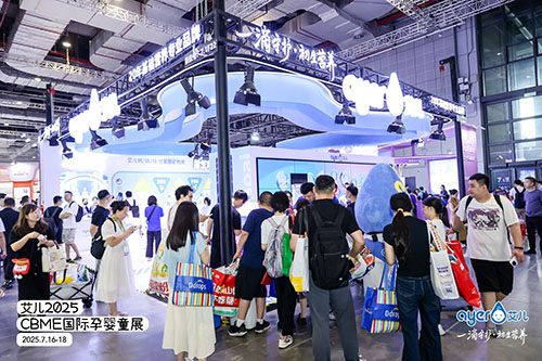 600-展位人多 (1).jpg